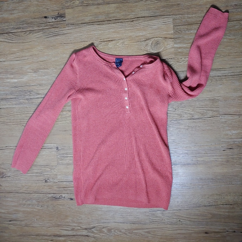 3/4 thermal Gap maternity shirt XS top blouse